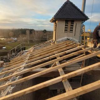photo d'un toit d'église