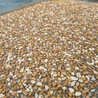 Terrasse en béton désactivé sur Fareins
